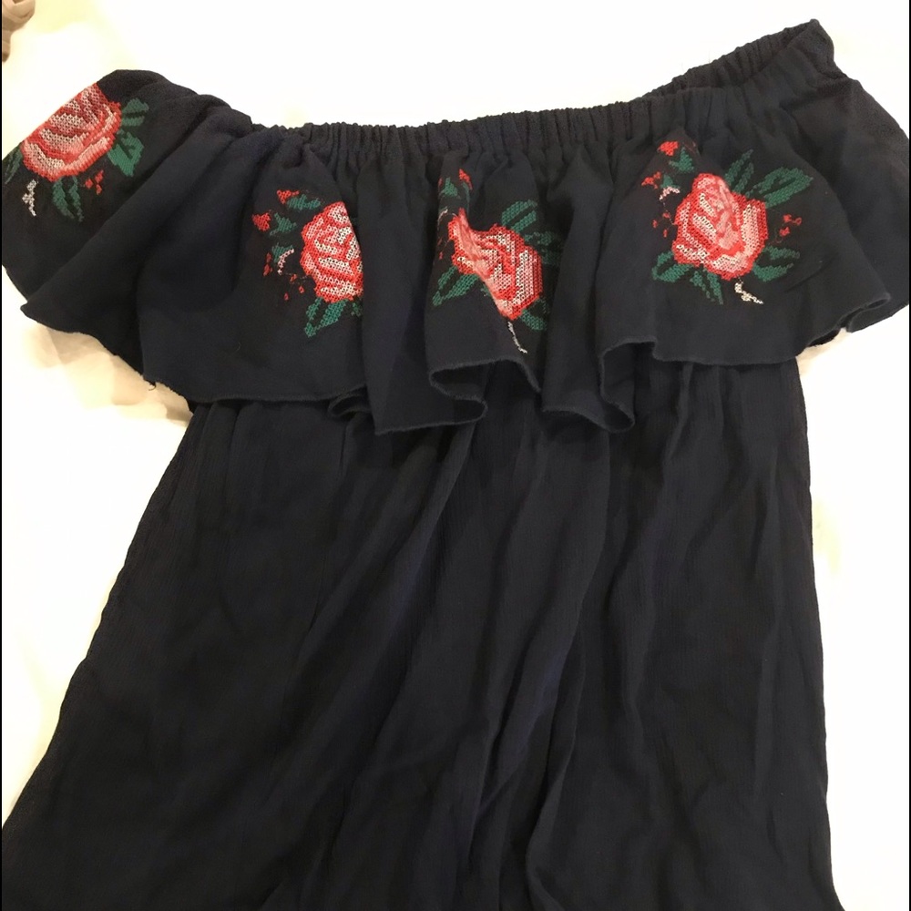 VICI DOLLS off shoulder top